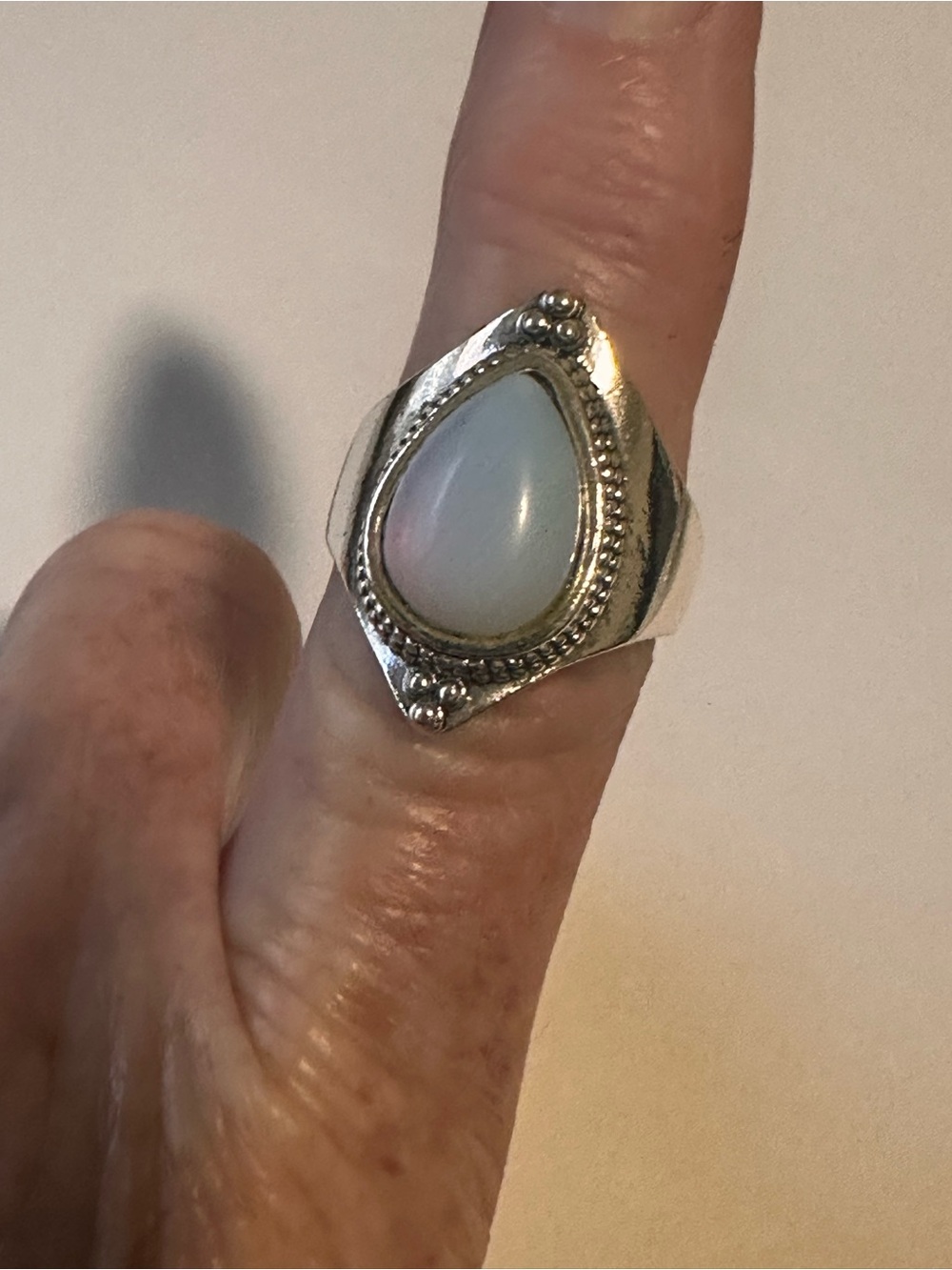Ring Silver and White Teardrop shaped detail design Ring
